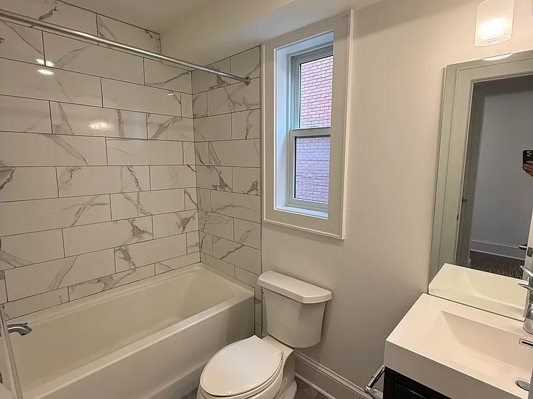 75 Coles St #2 — Photo 4