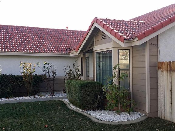 2nd image of 43339 Carol Dr