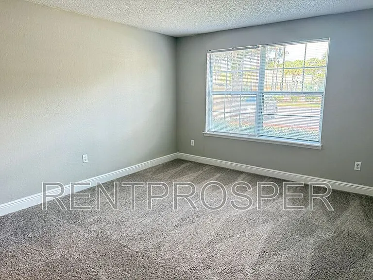 4022 Versailles Dr #C — Photo 7