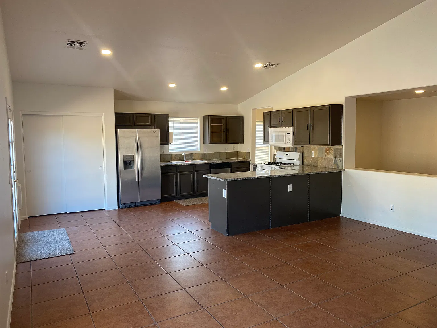 3 bed, 1527 sqft, $1,800 — Photo 3