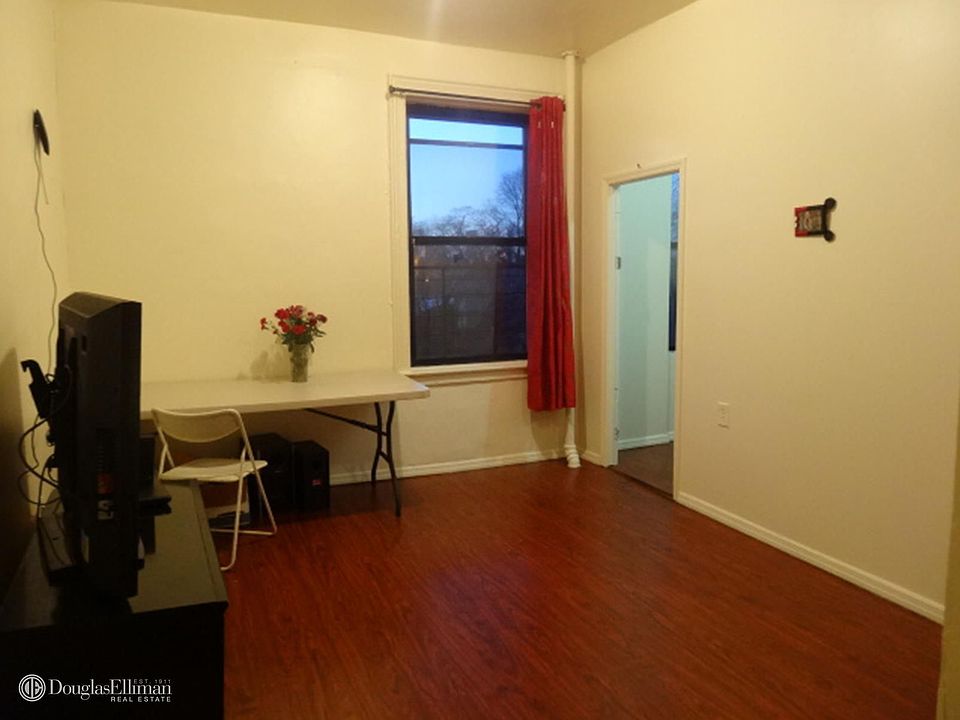 2nd image of 550 W 153rd St APT 34