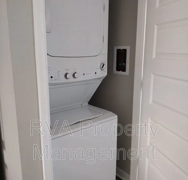 1270 W Moore St — Photo 4