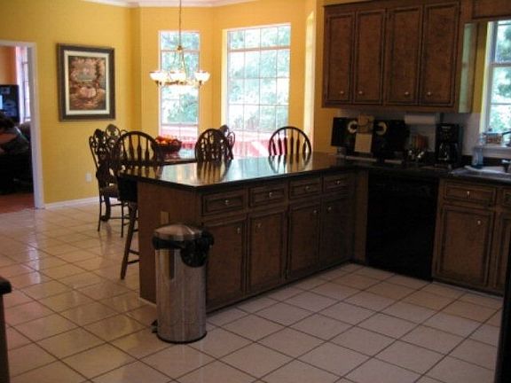 4th image of 551 Waterford Dr