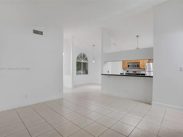 15770 SW 106th Ter APT 208, Miami, FL 33196