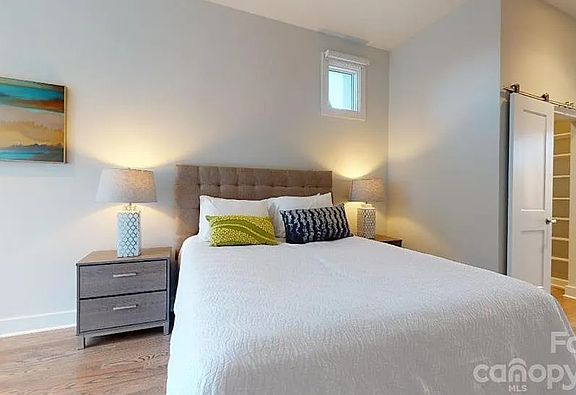 4th image of 1056 Kenilworth Ave #1