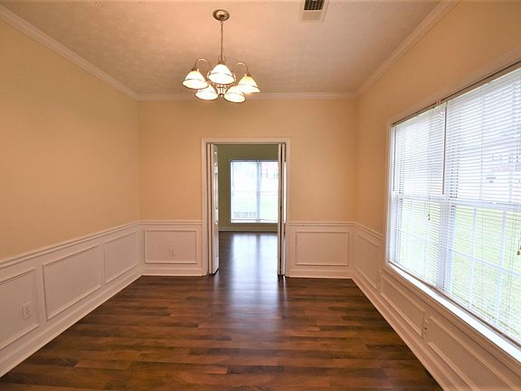 4th image of 2939 Parkmoor Dr
