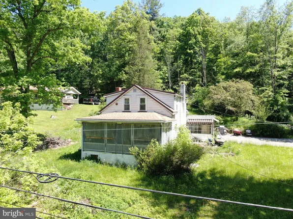 944 Decker Hollow Rd, Tyrone, PA 16686