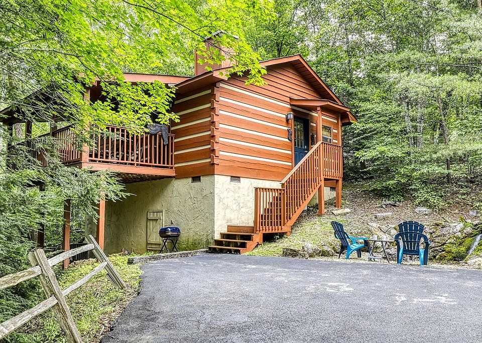 1st image of 626 Country Oaks Dr