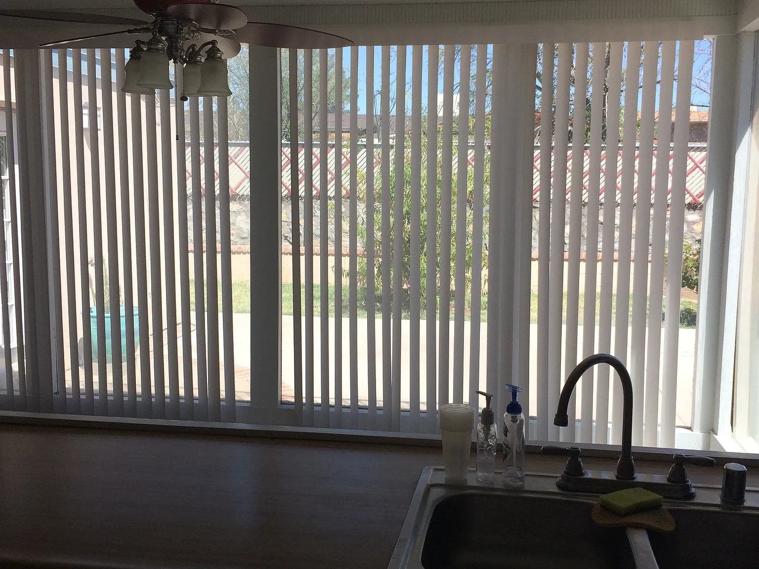 4 bed, 1.5 bath, 2300 sqft, $1,800 — Photo 1
