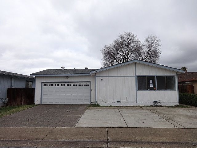 2nd image of 109 Leewill Ave