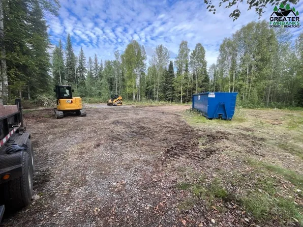 2310 Petersburg Cir, North Pole, AK 99705