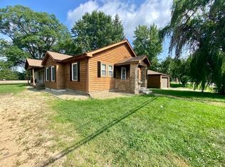 518 Brickville Rd, Sycamore, IL 60178