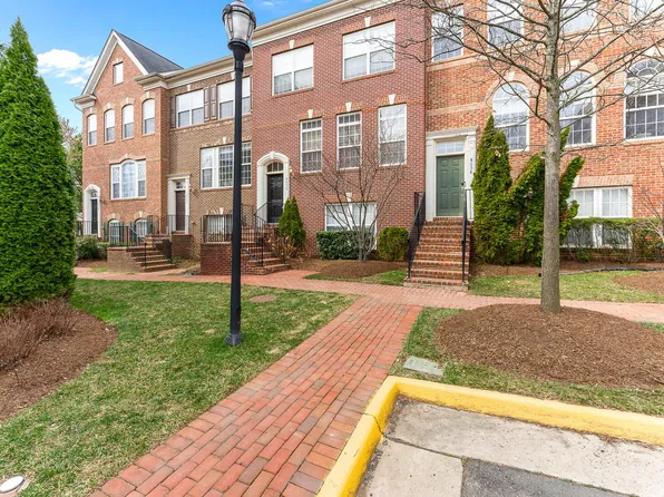 8032 Reserve Way, Vienna, VA 22182
