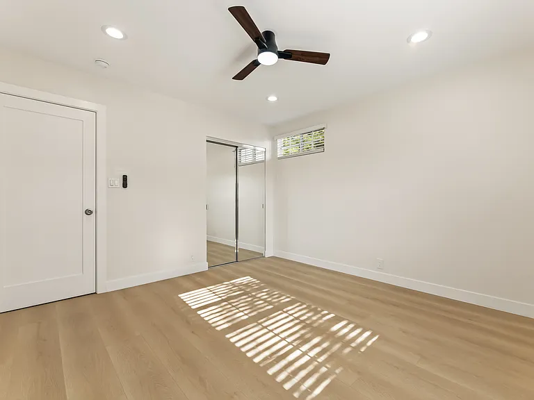9716 Felton Ave — Photo 13