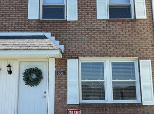 604 Countryside Dr, Mc Kees Rocks, PA 15136