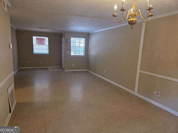 4th image of 897 Six Oaks Cir APT B