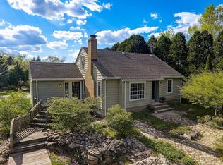 10215 N Cedarburg Rd, Mequon, WI 53092