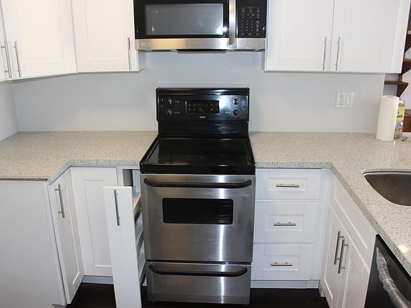 2nd image of 3950 Cleveland Ave Unit 207