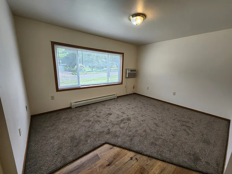 2330 E Hamilton Ave — Photo 11