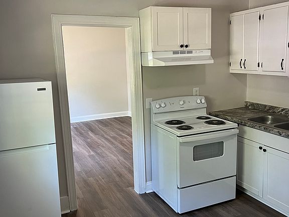 3rd image of 106 Dukeland Dr #106