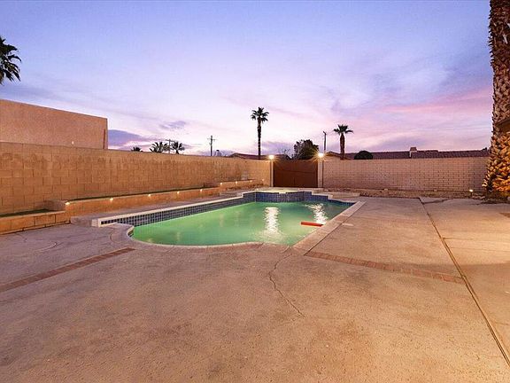 3rd image of 3190 E Vincentia Rd