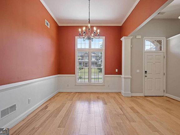 4th image of 105 Peregrine Way NW