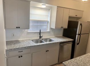 404 S Hood St APT 7, Alvin, TX 77511