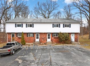 87 Woodland Dr APT B, Uncasville, CT 06382