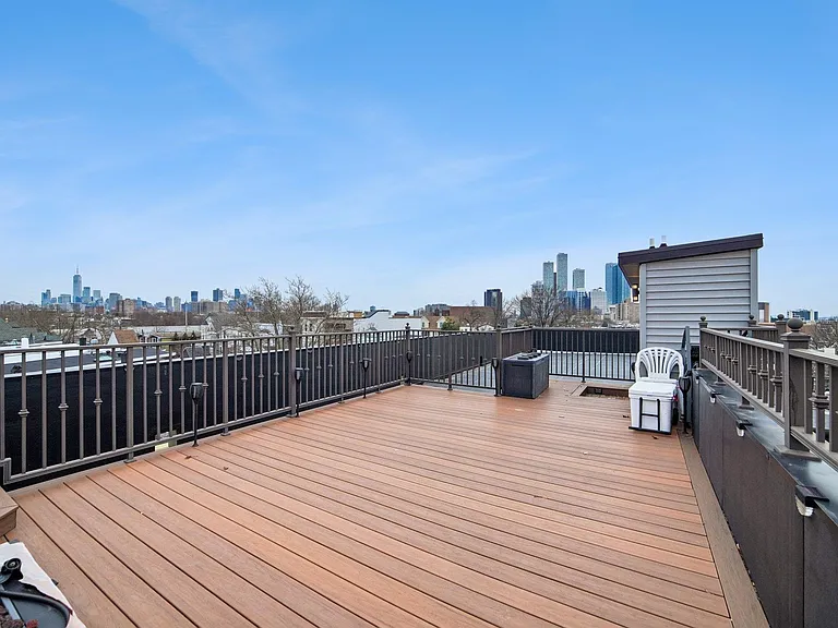 46 Carlton Ave #B — Photo 28