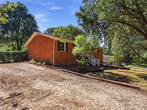 4th image of 406 Spring Rd