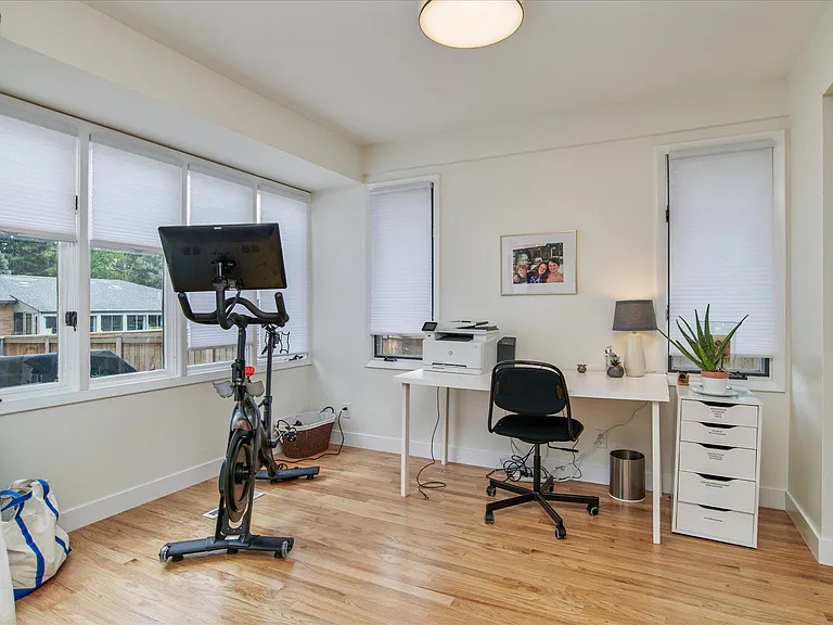 30 Fairfax St — Photo 10