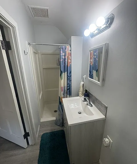 56-58 Cedar St #2 — Photo 12