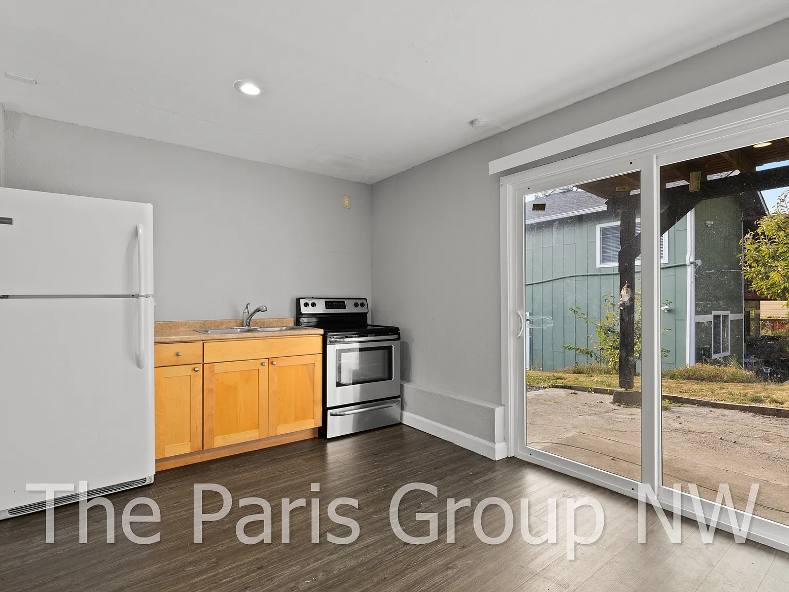 5 bed, 2140 sqft, $4,400 — Photo 4