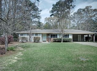 5216 Suffolk Cir, Jackson, MS 39211