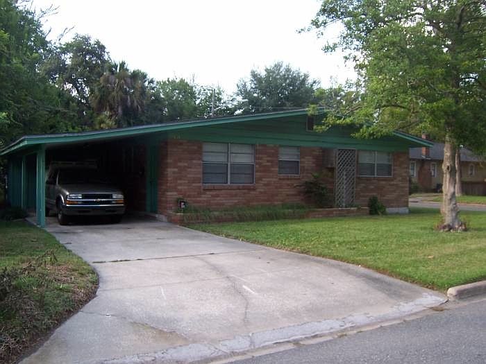 Great Brick with Carport