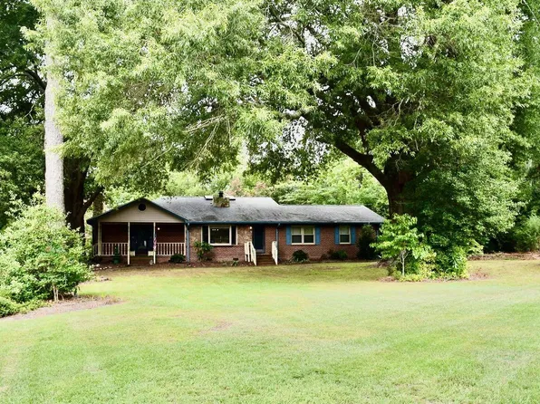 1092 Perry Rd, Zebulon, NC 27597