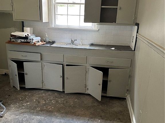 5th image of 1313 Greystone Ave