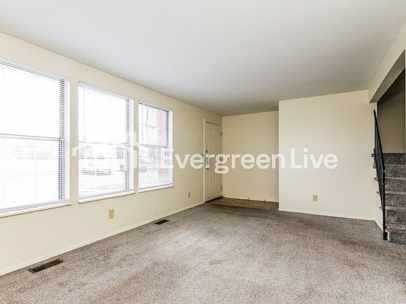 4th image of 7572 Mount Hood Dr