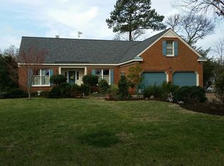 1716 Sawgrass Pointe Dr, Hayes, VA 23072