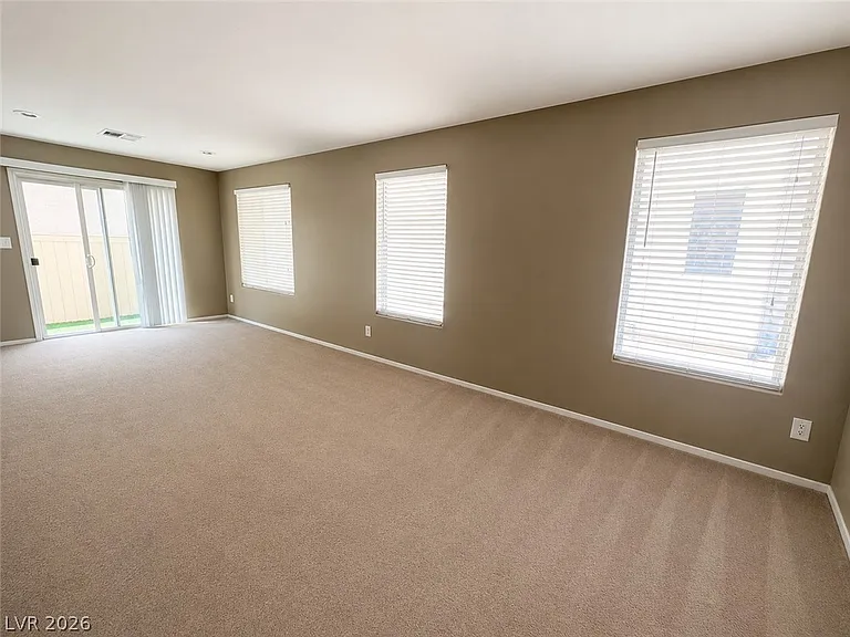5925 Hudson Woods Ct — Photo 2