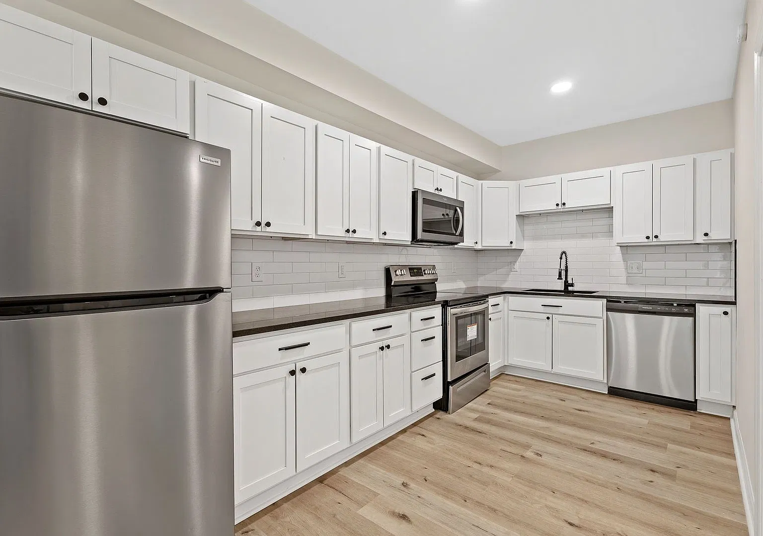 1121 West End Blvd — Photo 4