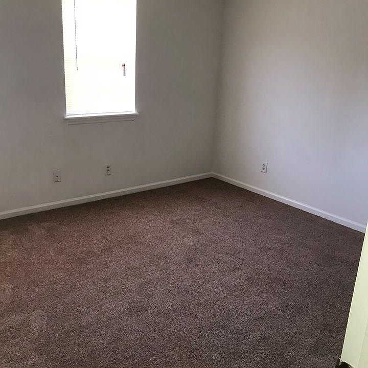 Building Photo 4
