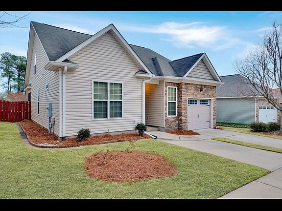 2nd image of 524 Casey Ct