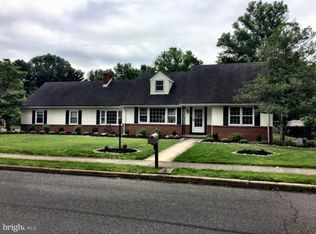 188 Applegate Dr, Hamilton, NJ 08690