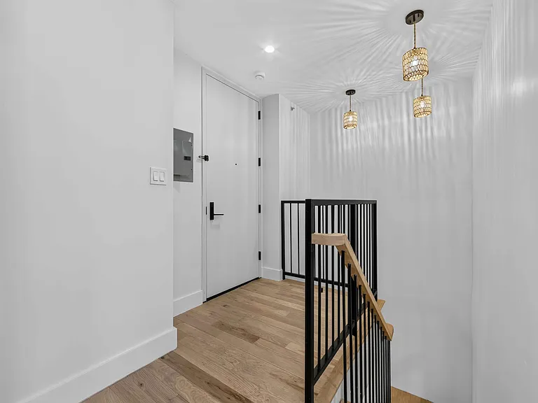 376 Montgomery St #1A — Photo 12