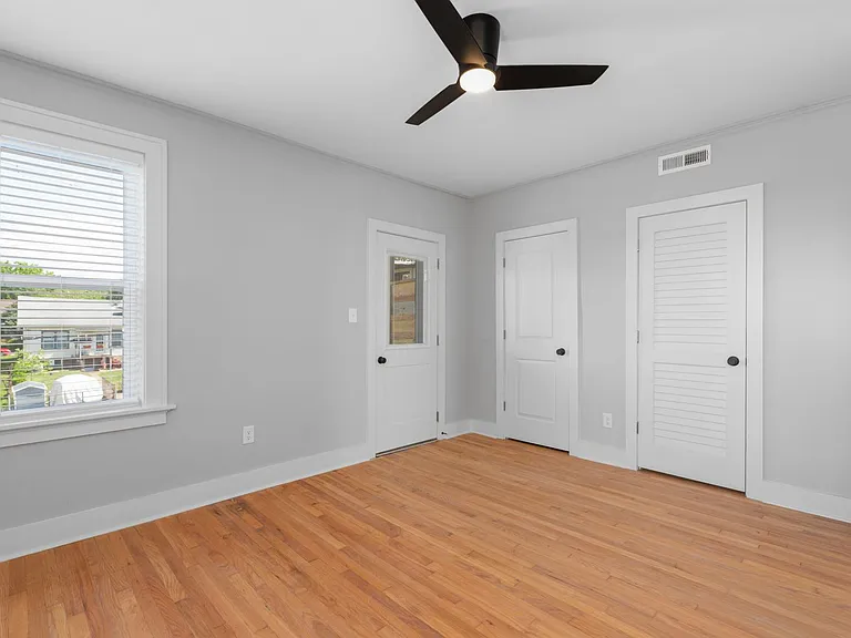 6201 Arsenal through 3051 Clifton — Photo 11