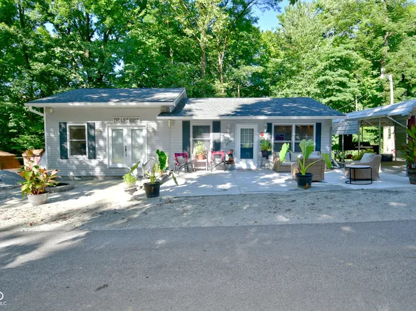 11087 Lakeshore Dr, Cloverdale, IN 46120