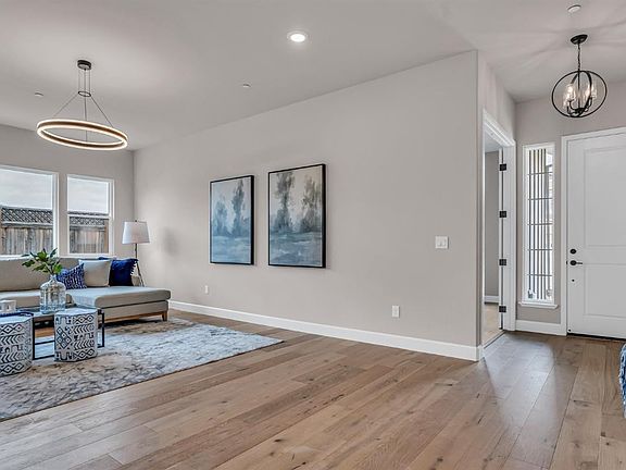 3rd image of 1915 Gardenview Circle