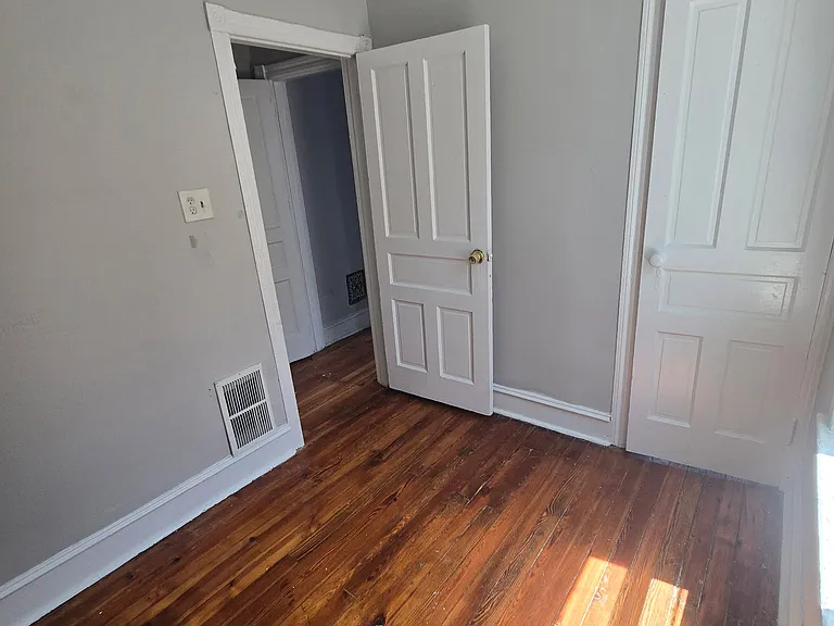 1249 N Alden St — Photo 5