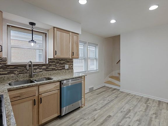 5th image of 1632 N Oak Park Ave